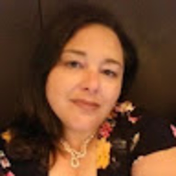 Meet your Posher, Karlie - Picture 1 of 1